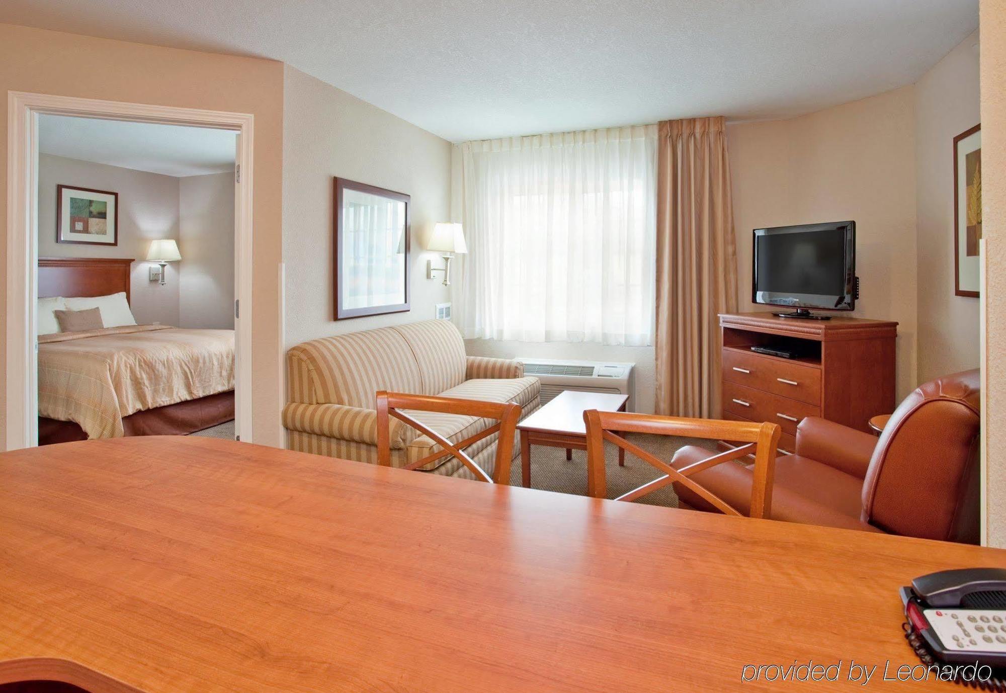 Candlewood Suites Kansas City Airport Bilik gambar