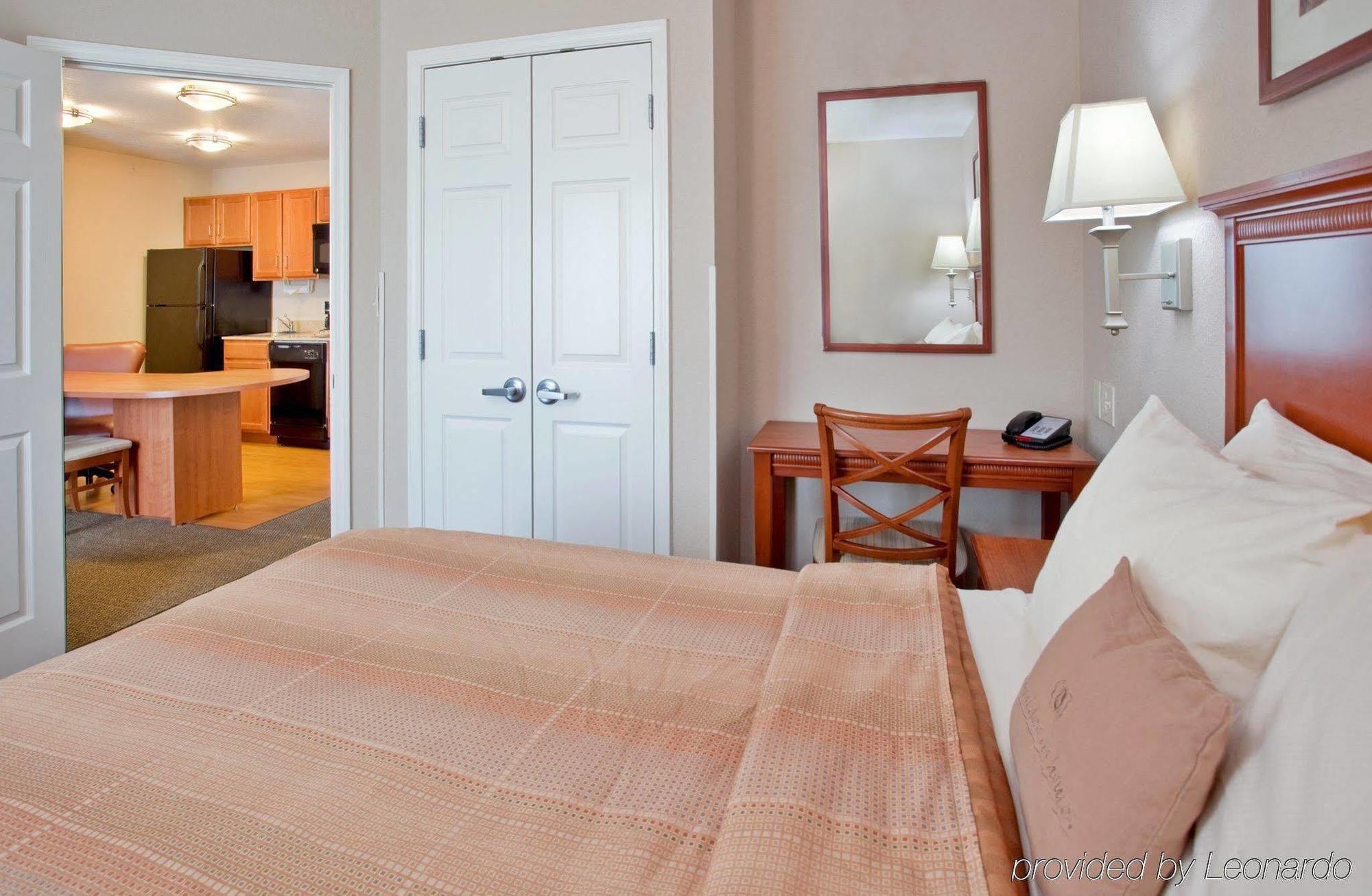 Candlewood Suites Kansas City Airport Bilik gambar