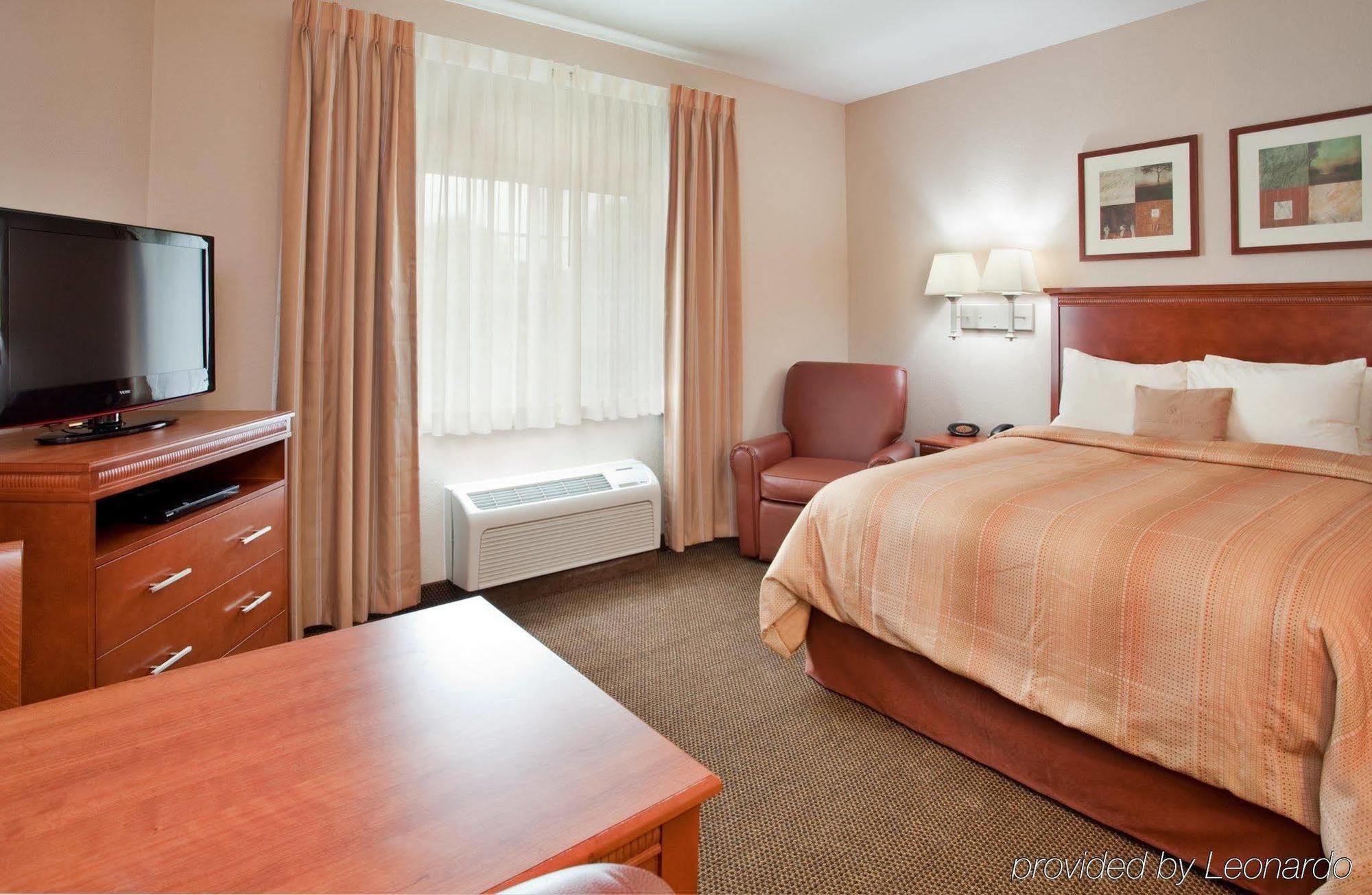 Candlewood Suites Kansas City Airport Bilik gambar