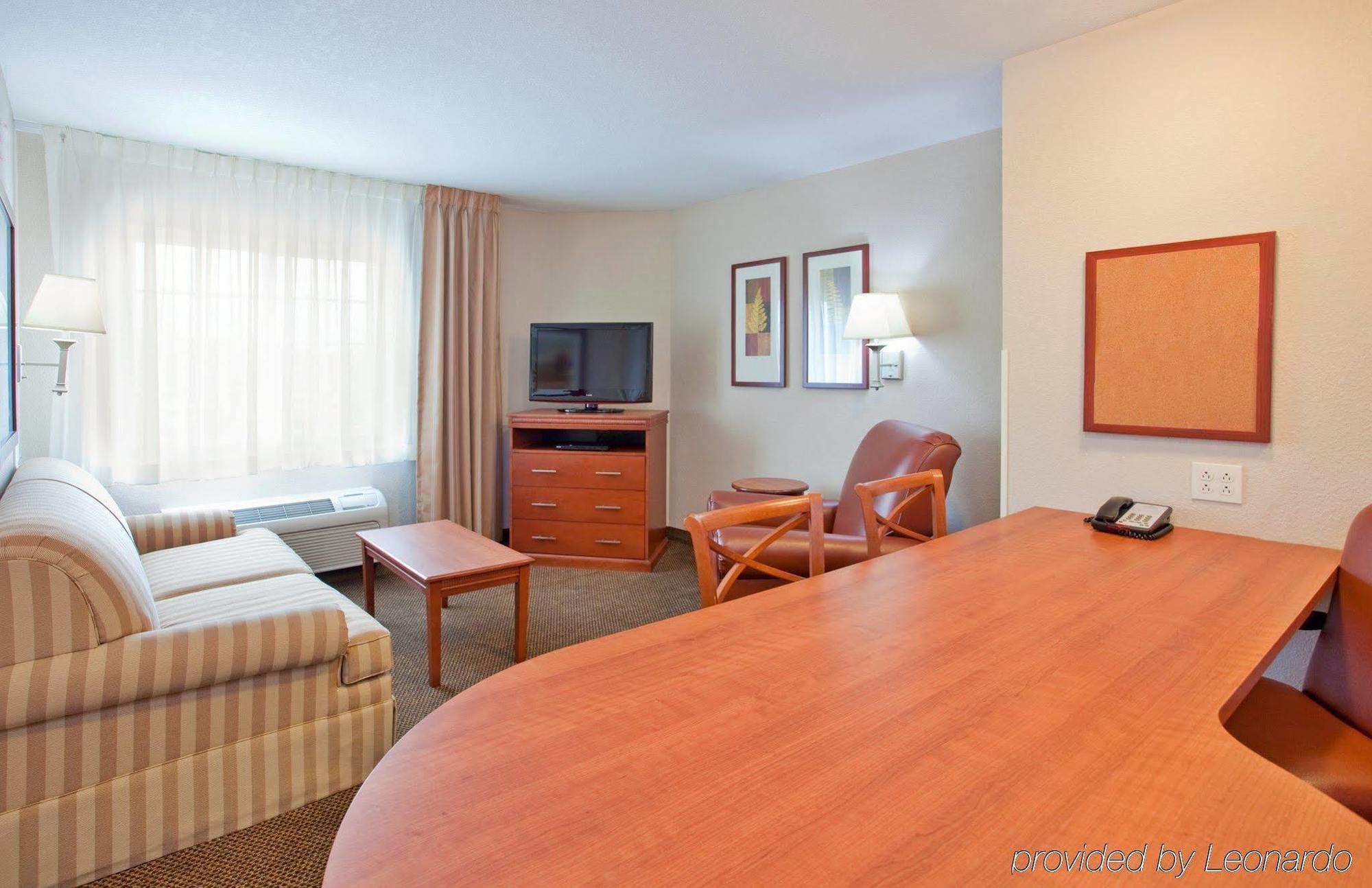 Candlewood Suites Kansas City Airport Bilik gambar